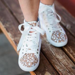POPPY Summer White High Top Crochet Sneakers Sz 5